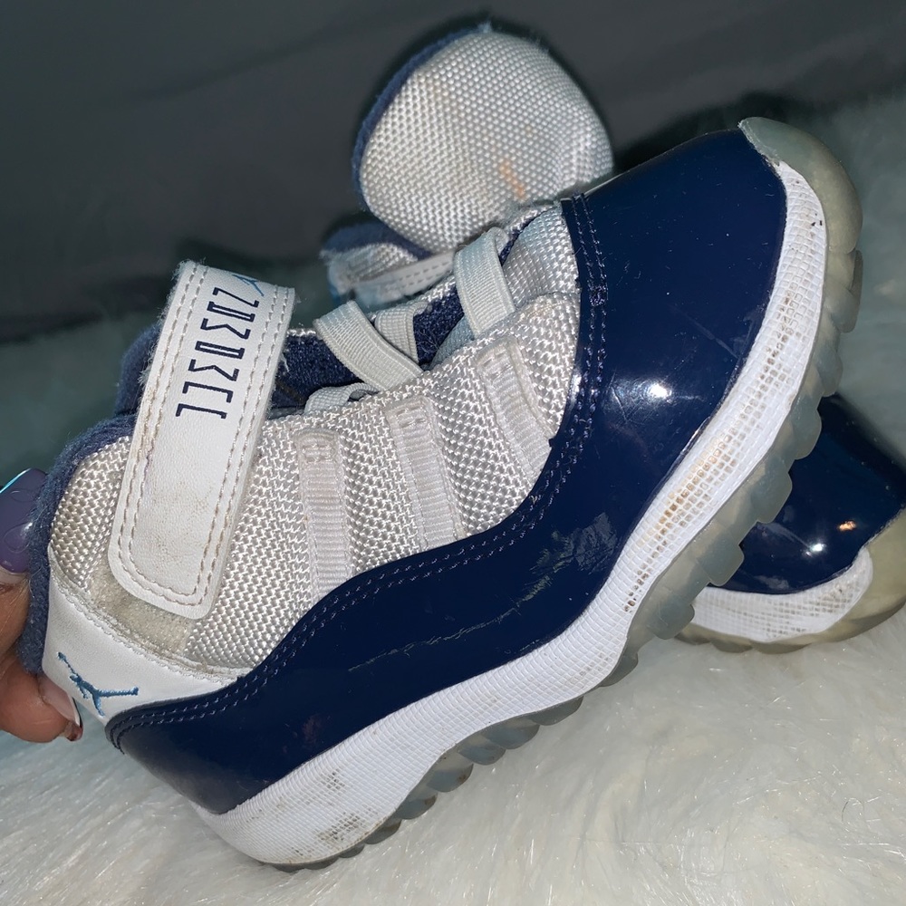 Retro 11 university blue